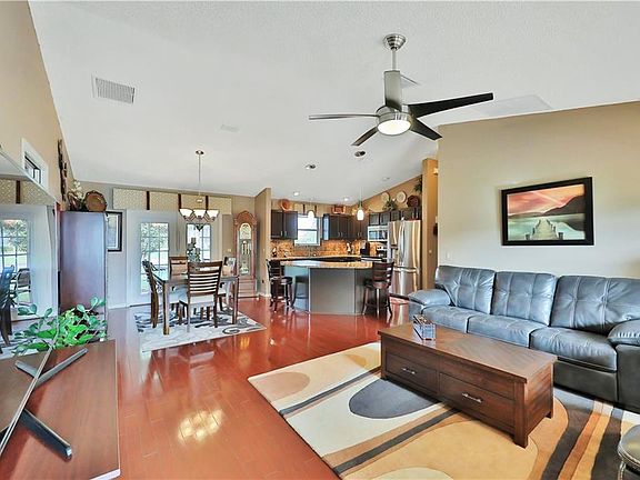 5th image of 928 Candler Pl