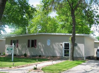 1523 6th Ave NW, East Grand Forks, MN 56721