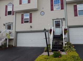 136 Mountain Dr, Carnegie, PA 15106