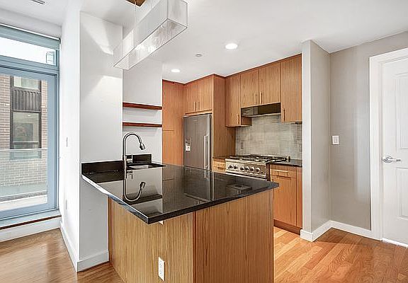 5th image of 4815 11th St APT 2E