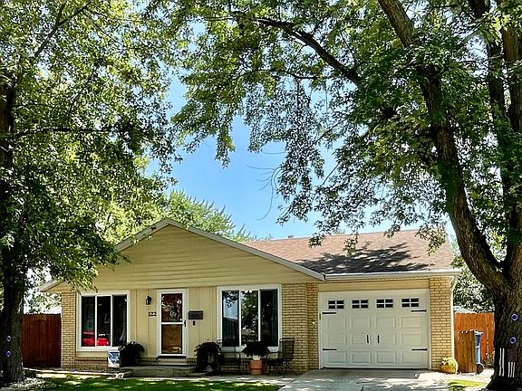 2nd image of 122 Meadows Ct