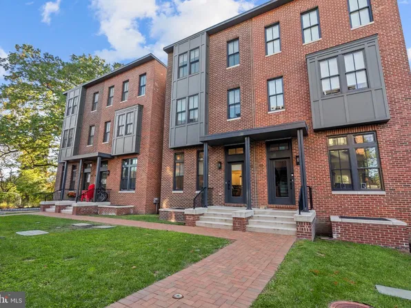 113 Thornton Ln, Newtown, PA 18940