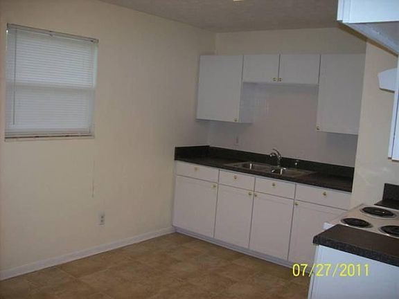 3rd image of 808 Annawood Dr