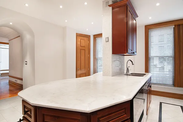 Rented by WAM Partners - William Moses Co. | media 21