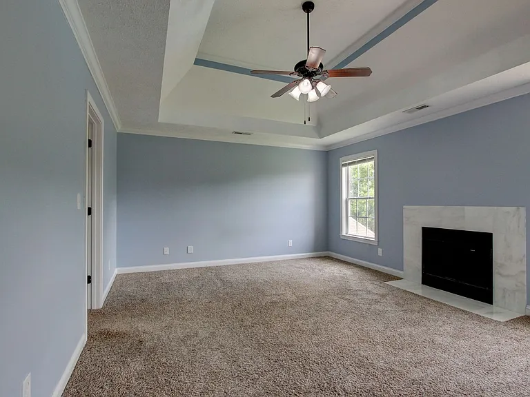 716 Cavalier Dr — Photo 11