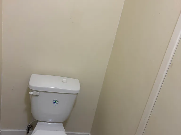 1/2 bathroom