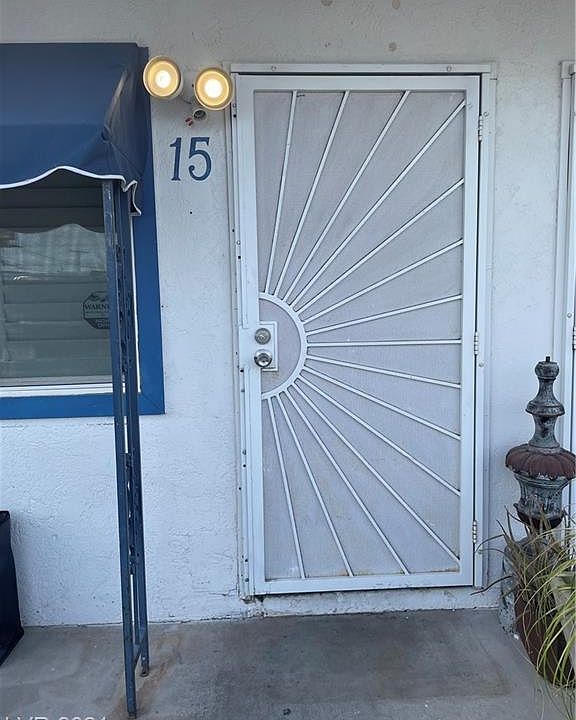 1st image of 6019 Clark St #15