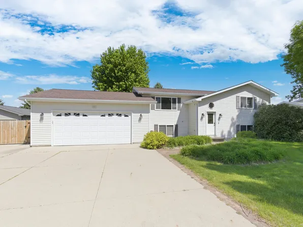 1921 17th Ave S, Brookings, SD 57006