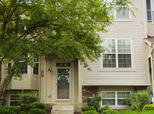 741 Cherry Creek Dr, Grayslake, IL 60030