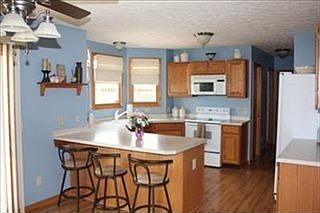 5th image of 326 Meadowcreek Dr
