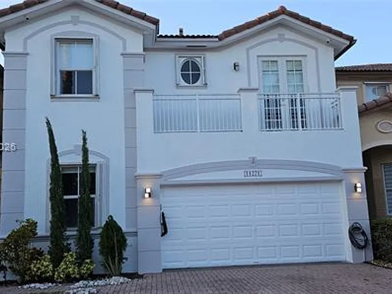 11271 NW 75th Ln #Townhouse 11271 — Photo 3