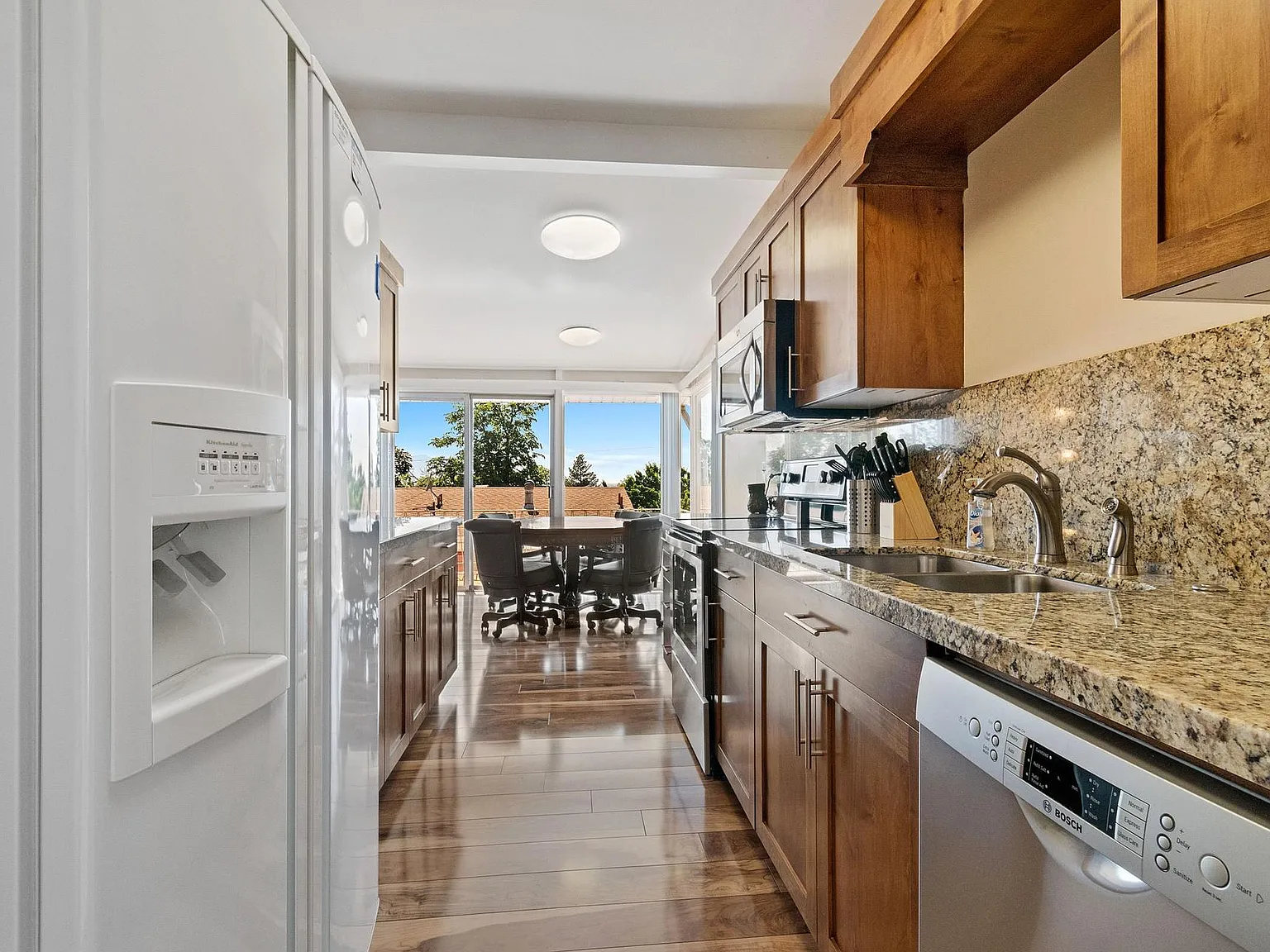 3 bed, 1690 sqft, $2,900 — Photo 4
