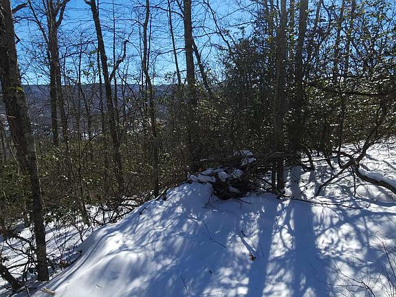 4th image of 44 High Valley Dr W