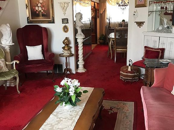 3rd image of 2927 Devereaux Ave