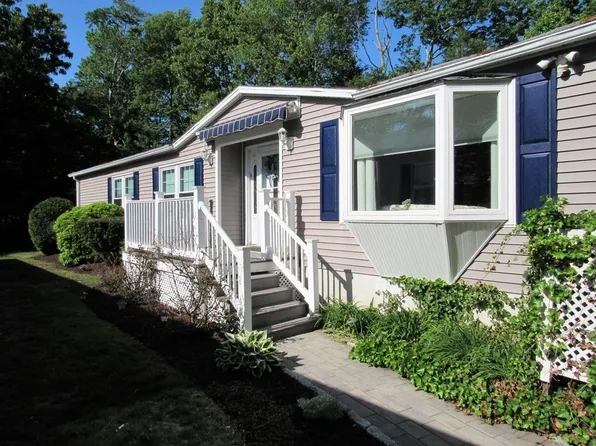 17 Hawthorne St, Rockland, MA 02370
