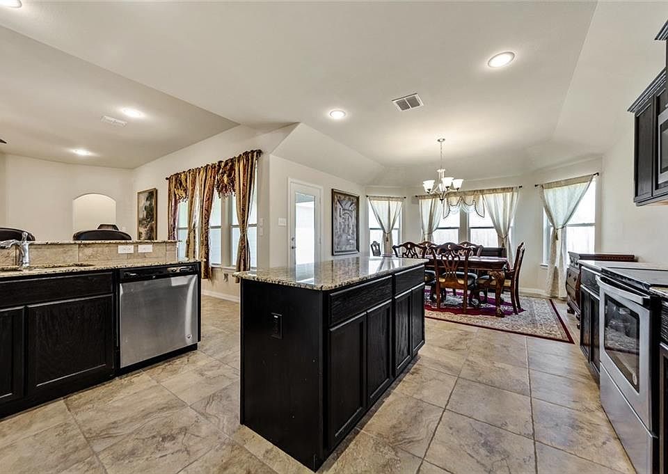 1st image of 212 Clark Dr