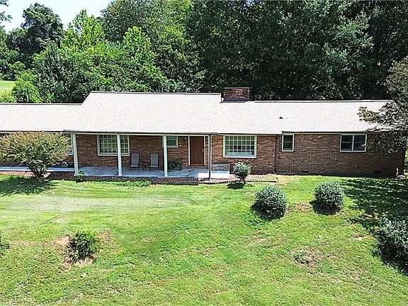 3rd image of 226 White Plains Rd