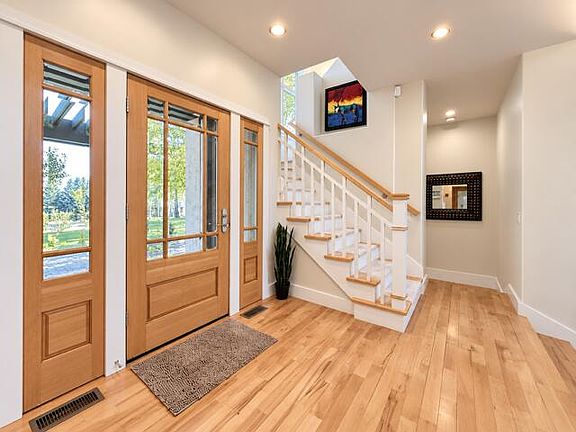 3rd image of 115 Highlands Dr
