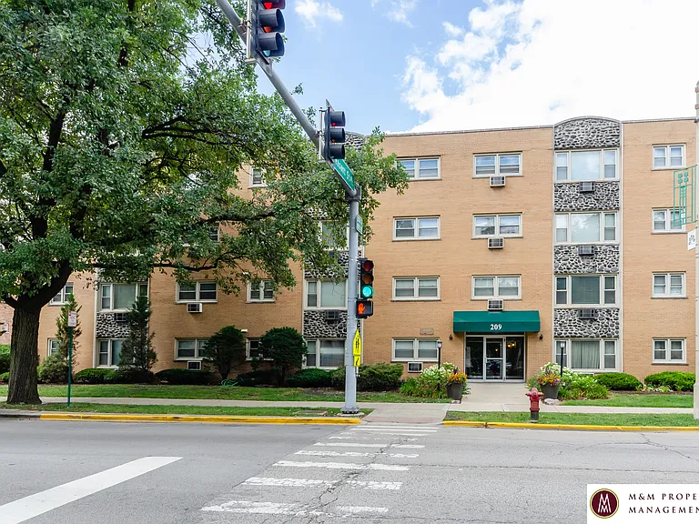 209 S. Oak Park Avenue — Photo 17
