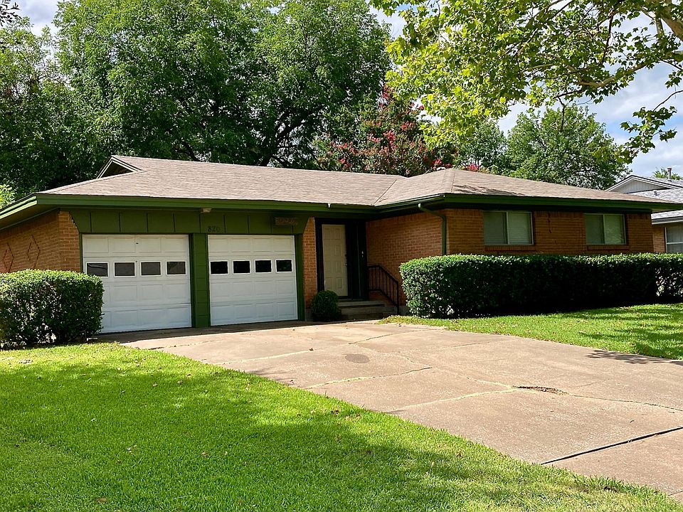 1st image of 820 Holiday Dr