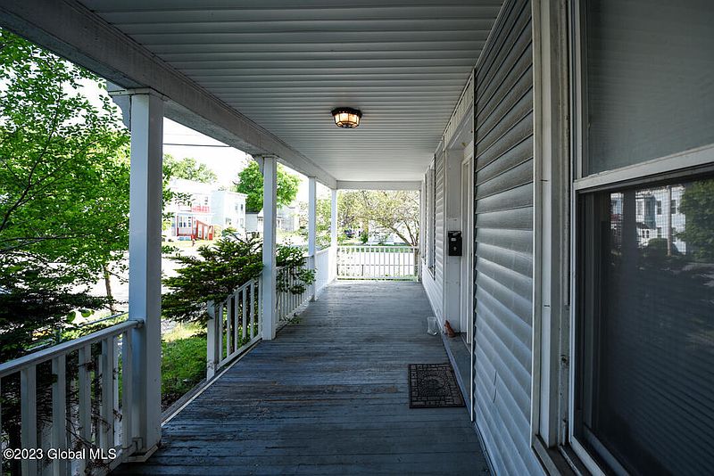 3rd image of 247 4th Avenue