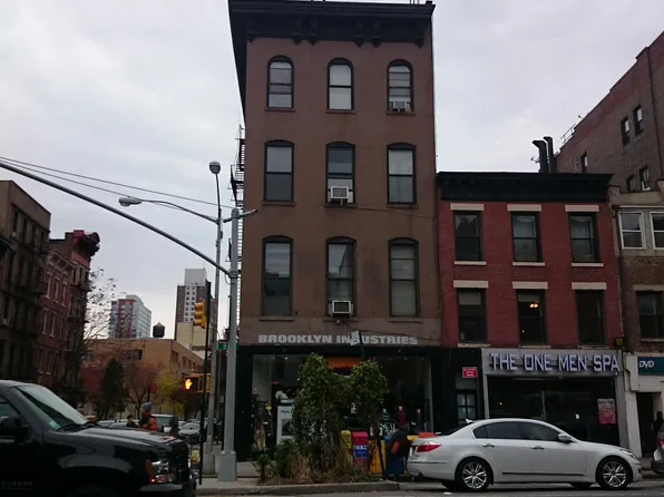 161 8th Avenue