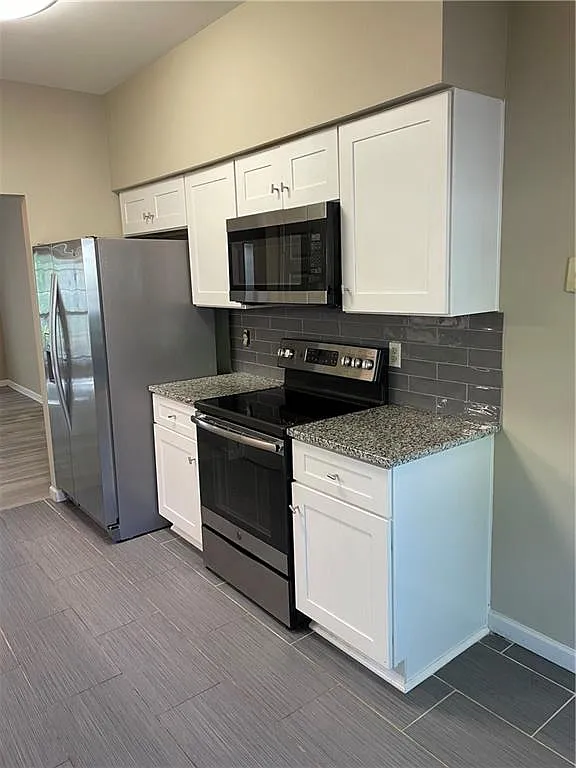 2 bed, 2.5 bath, 1332 sqft, $2,100 — Photo 1