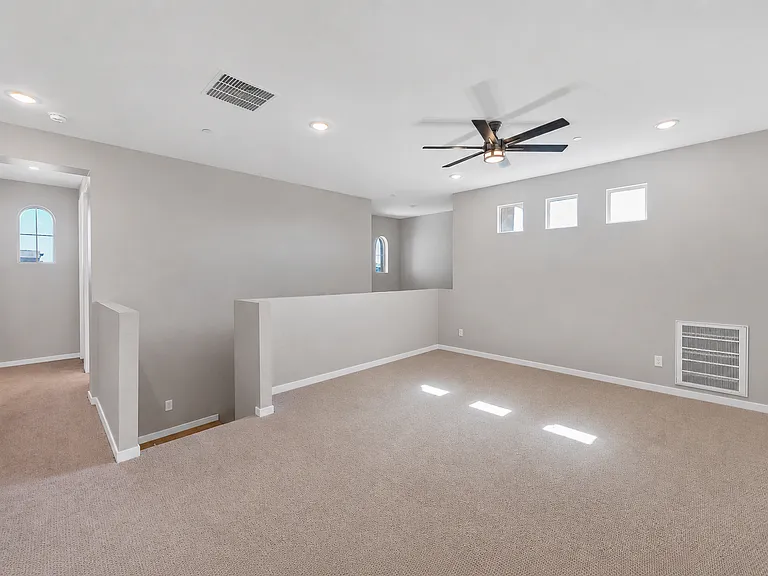 14027 W Desert Flower Dr — Photo 4