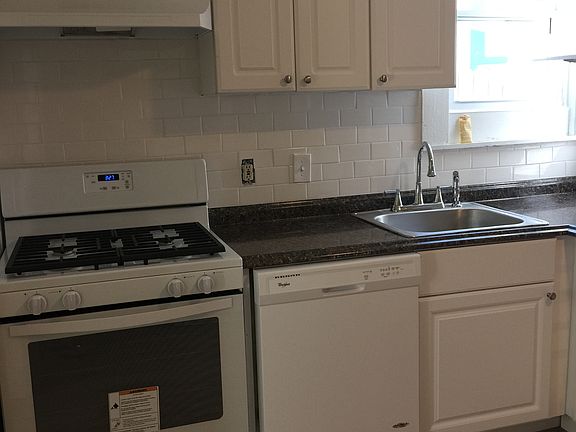 4th image of 2525 Essex Ave