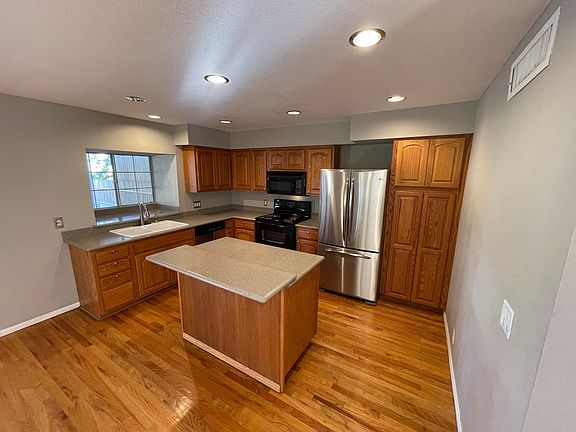2nd image of 3031 Bel Air Dr