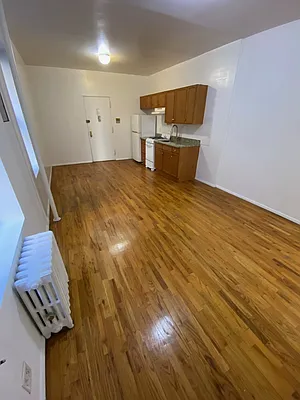 Rented by GreenVill Real Estate LLC | media 18