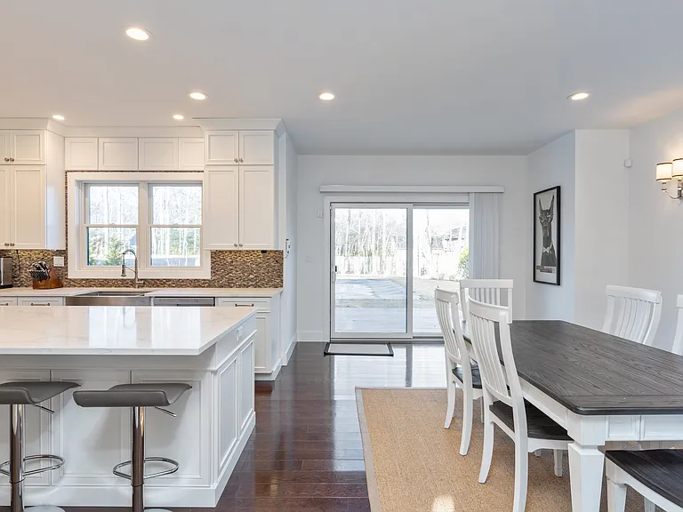 80 Sycamore Dr — Photo 8