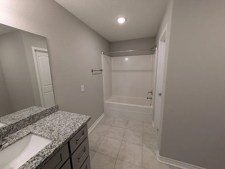 610 Craig St — Photo 15