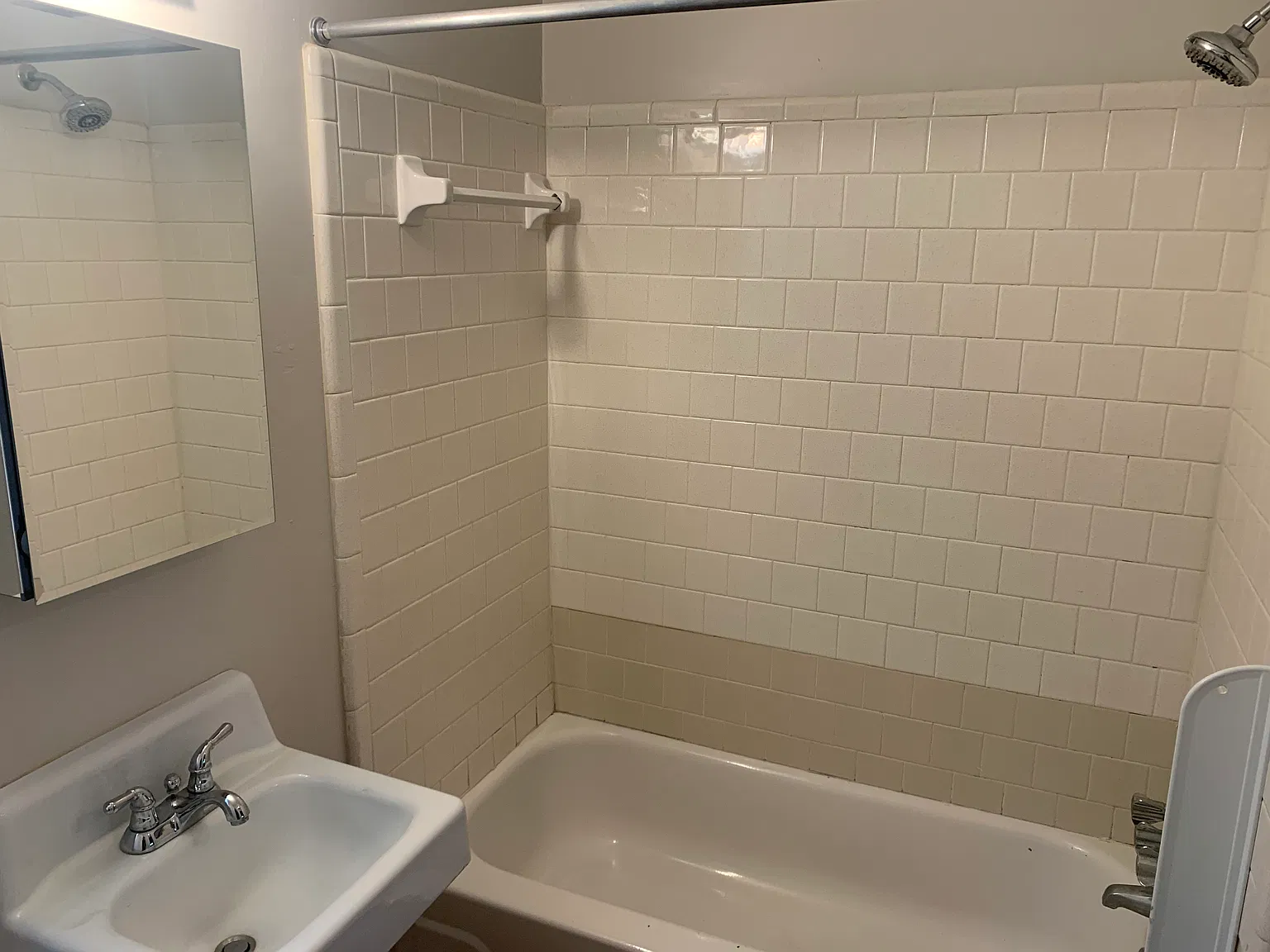 Alexi Apartments — Photo 3