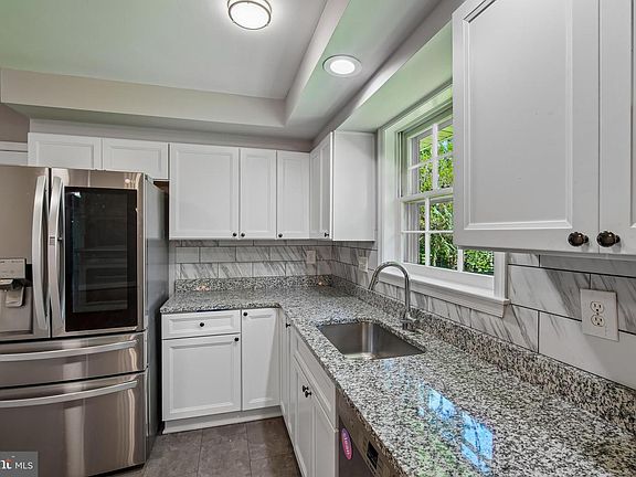 5th image of 3820 Ingleside St