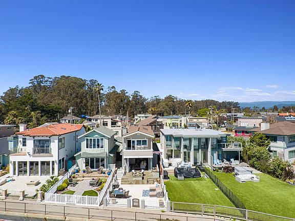 3rd image of 7 Rockview Dr