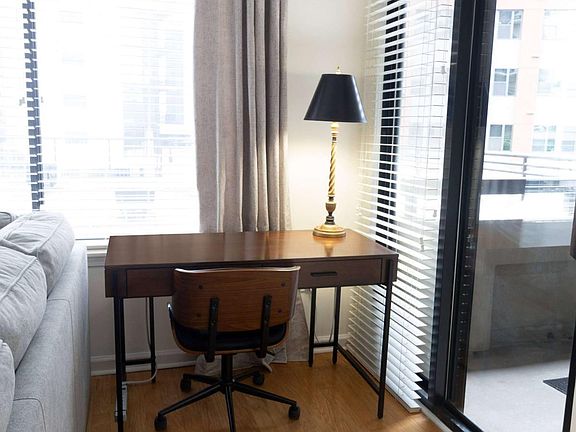 5th image of 3481 Lakeside Dr NE APT 605