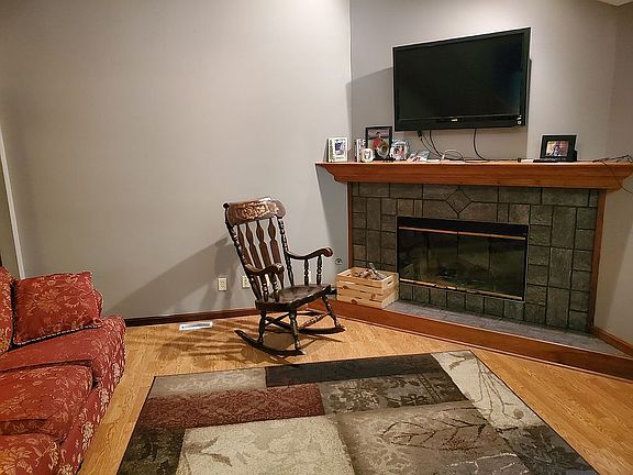 3rd image of 7564 Anchor Ln