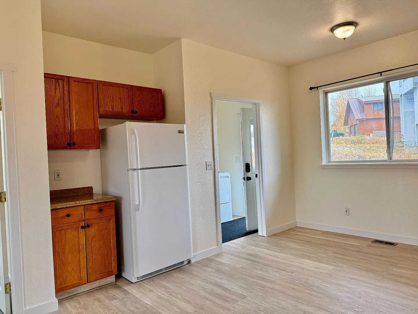 812 Wapiti Dr - 812 Wapiti #A — Photo 2