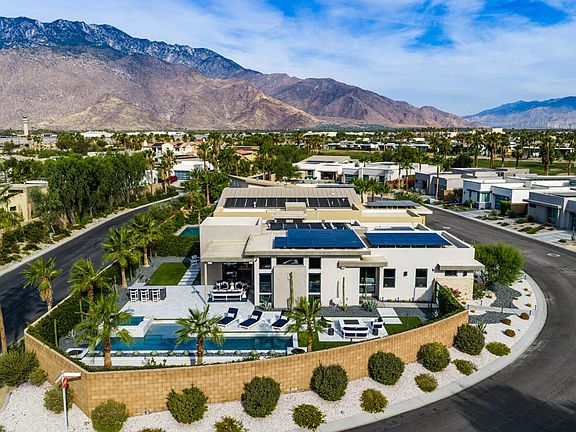 4th image of 4512 Alcala Way