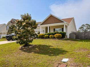 202 Admiral Ct, Sneads Ferry, NC 28460