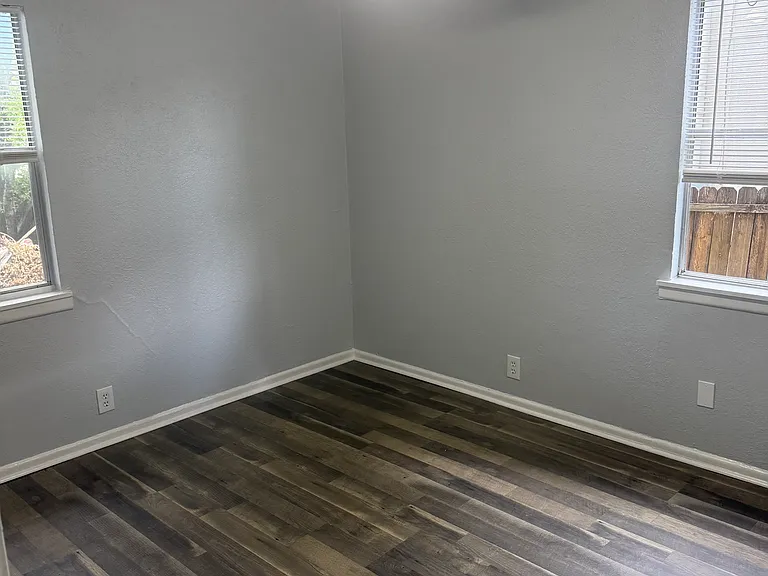 609 S Fannin St — Photo 7
