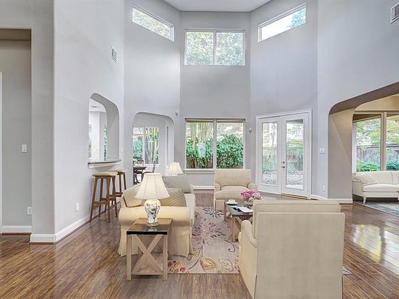 3rd image of 11935 Royal Rose Dr