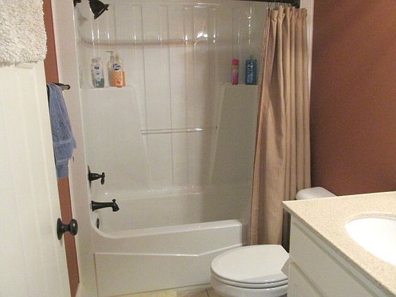 5th image of 156 Silverwood Ct