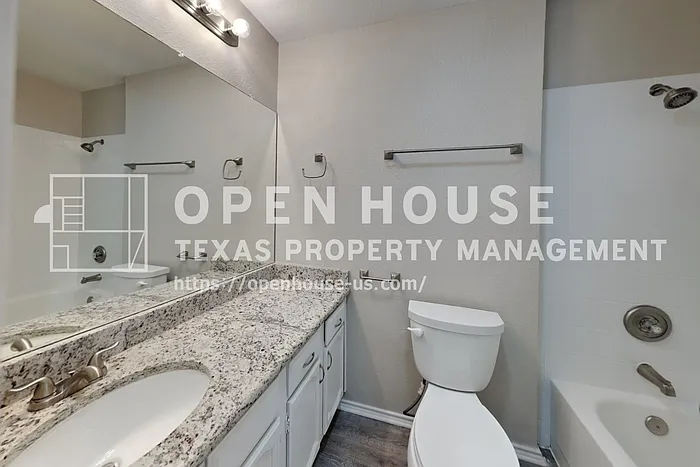 909 Sandhurst Dr — Photo 19