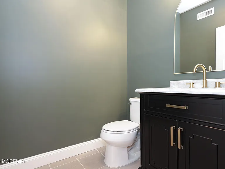 10 Gonzalez Dr — Photo 16