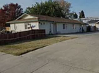 218 Woodrow Ave #B, Bakersfield, CA 93308