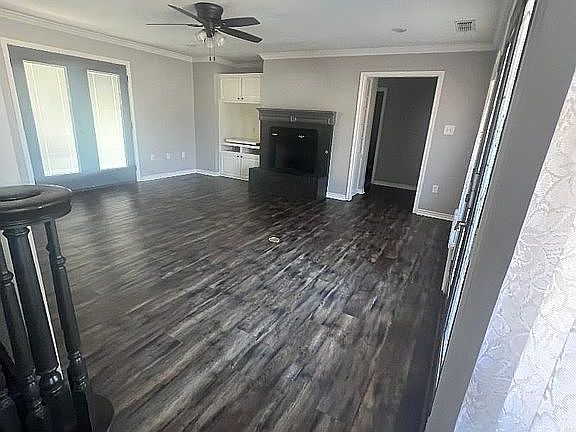 5th image of 11109 Stuart St