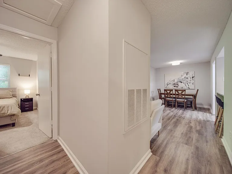 1052 Churchill Downs Ct #I — Photo 29