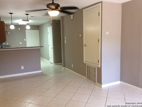 2nd image of 142 Oriole Ln